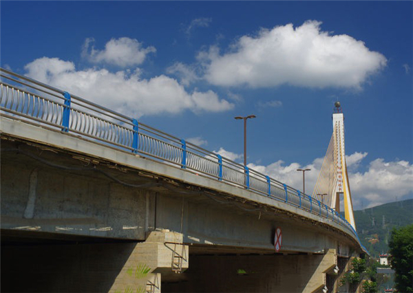 青浦304不锈钢桥梁护栏：安全、耐用与美观的完美结合