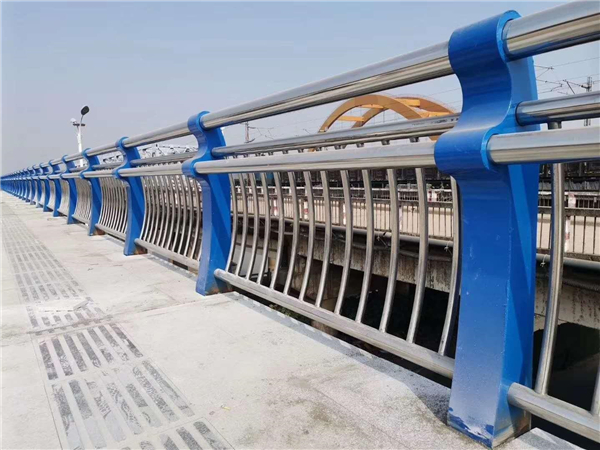 青浦304不锈钢复合管护栏的生产工艺揭秘